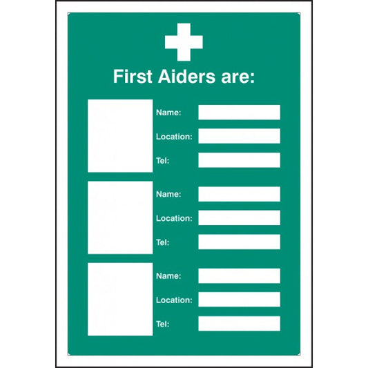 First aiders are (space for 3) adapt-a-sign 215x310mm (6083)